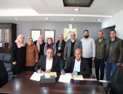 سلطة الطاقة والموارد الطبيعة توقع اتفاقية لتوريد وتركيب خط ضغط متوسط للكهرباء بطول 17 كم .