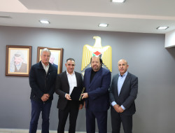 سلطة الطاقة تمنح أول رخصة لتوليد الكهرباء من الطاقة الشمسية مع التخزين في فلسطين