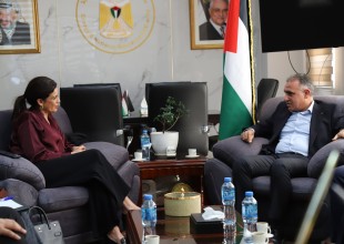 تعاون مشترك بين سلطة الطاقة وبورصة فلسطين لبحث فرص إدراج شركات قطاع الكهرباء.