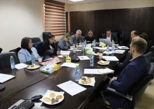 سلطة الطاقة والموارد الطبيعية تترأس الاجتماع الدوري لمجموعة العمل القطاعية لقطاع الطاقة في فلسطين تحت عنوان الحرب على غزة.