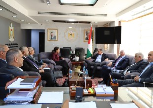 تعاون مشترك بين سلطة الطاقة وبورصة فلسطين لبحث فرص إدراج شركات قطاع الكهرباء.