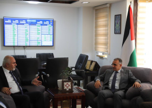 اجتماع بين رئيس سلطة الطاقة ووزير الزارعة لمناقشة دعم القطاع الزراعي في مجال الطاقة المتجددة.