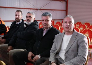 الخليل - رئيس سلطة الطاقة يرعى افتتاح محطتي الصالة الرياضية و&rdquo;دوير بان&rdquo; لتعزيز استقرار التيار الكهربائي في الخليل.