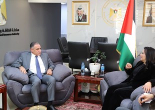 شراكة الطاقة والتنمية: م. أيمن إسماعيل و د. سماح حمد يدفعان نحو تعميم الطاقة الشمسية لمراكز الرعاية ودعم غزة.