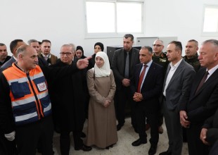 الخليل - رئيس سلطة الطاقة يرعى افتتاح محطتي الصالة الرياضية و&rdquo;دوير بان&rdquo; لتعزيز استقرار التيار الكهربائي في الخليل.