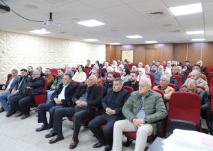 سلطة الطاقة والمواد الطبيعية تكرم موظفيها تقديراً لمسيرتهما المهنية مع بلوغهما سنّ التقاعد.