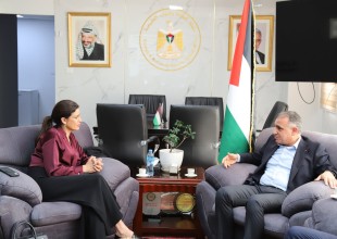 تعاون مشترك بين سلطة الطاقة وبورصة فلسطين لبحث فرص إدراج شركات قطاع الكهرباء.