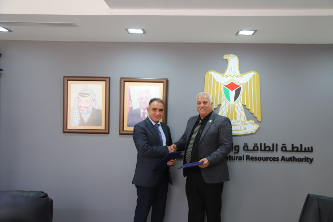 سلطة الطاقة والموارد الطبيعية وجامعة بيرزيت توقعان مذكرة تفاهم لتعزيز العاون المشترك