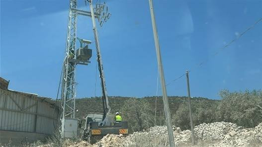 سلطة الطاقة والموارد الطبيعية تنجز مشروع تطوير شبكة الكهرباء في منطقة بيت ليد-طولكرم.