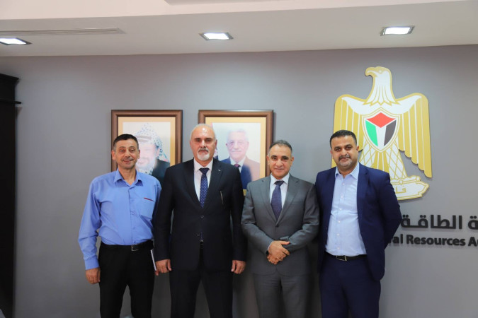 اجتماع بين رئيس سلطة الطاقة ووزير الزارعة لمناقشة دعم القطاع الزراعي في مجال الطاقة المتجددة.