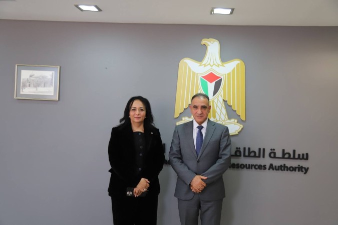 شراكة الطاقة والتنمية: م. أيمن إسماعيل و د. سماح حمد يدفعان نحو تعميم الطاقة الشمسية لمراكز الرعاية ودعم غزة.